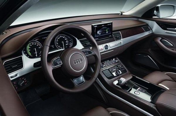 2009-11-audi-a8-hybrid-3.jpg