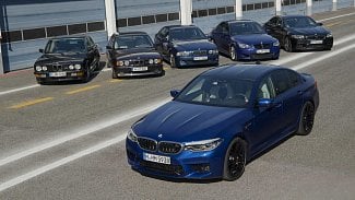 Náhledový obrázek - Prohlédněte si BMW M5 a jeho ikonické předchůdce na třech stovkách nových fotek