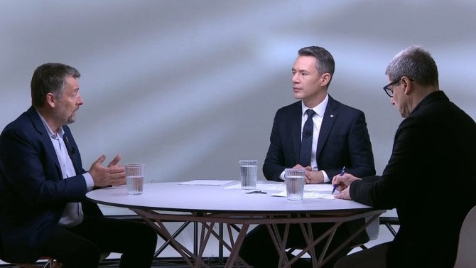 Nedělní debata na ČT překonala průměrnou sledovanost Otázek Václava Moravce