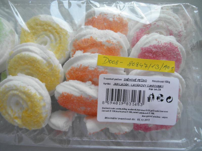 Nejakostní výrobky v této kategorii obsahují látky neuvedené na obale, například barviva