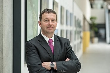 Pozici vrchního ředitele pro oblast korporátního a institucionálního bankovnictví převezme od 1. dubna Petr Manda.