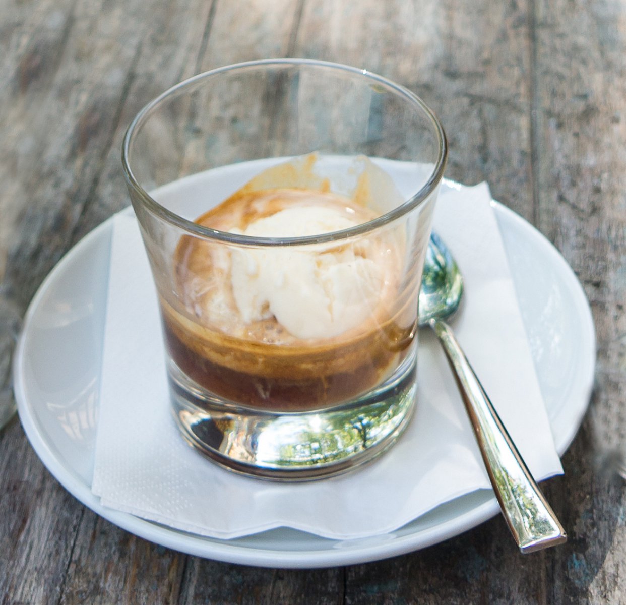 Affogato (espresso + smetanová zmrzlina)