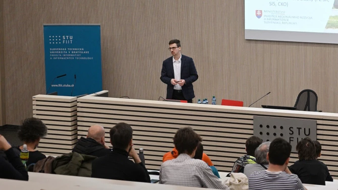 Bezpečný vývoj, hledání zranitelností a otevřený stát, OpenCamp 2025