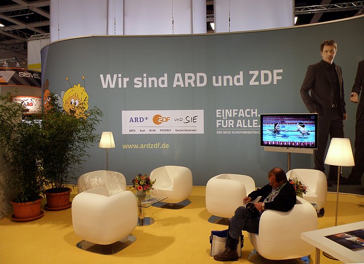 Veřejnoprávní ARD a ZDF nesměly na veletrhu IFA se svými studii chybět.