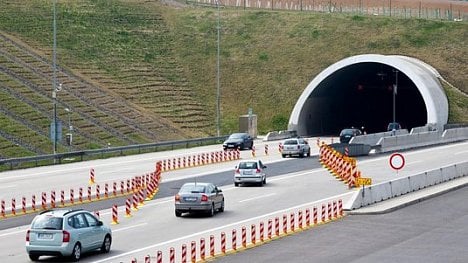 Náhledový obrázek - Kolony před Prahou. Závada na kamerovém systému zavřela Lochkovský a Cholupický tunel