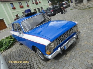 Moskviče řad 408 a 412 neomylně patřily ke koloritu československých silnic sedmdesátých let, a to i ve verzi kombi