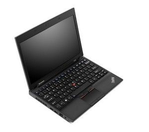 ThinkPad X100e je lehký a levný. (Foto: Lenovo)