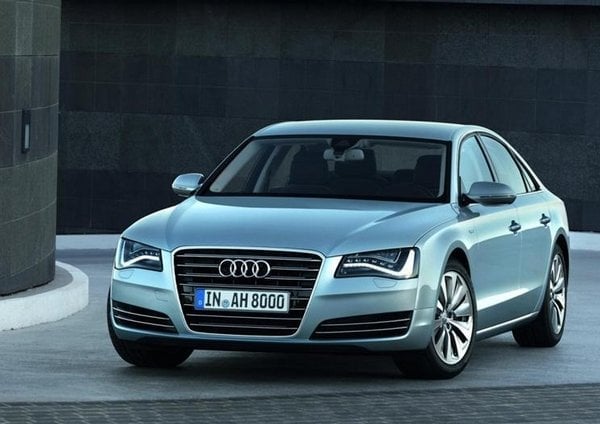 2009-11-audi-a8-hybrid-1.jpg