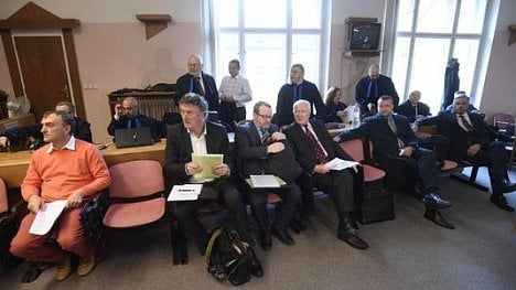 Náhledový obrázek - Začal soud v kauze tunelování Mostecké uhelné. Obžalované už odsoudili ve Švýcarsku