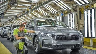 Náhledový obrázek - Profesionální mechanici mezi vozy nad 200 tisíc korun doporučují škodovky. Nejhůře dopadly vozy Hyundai