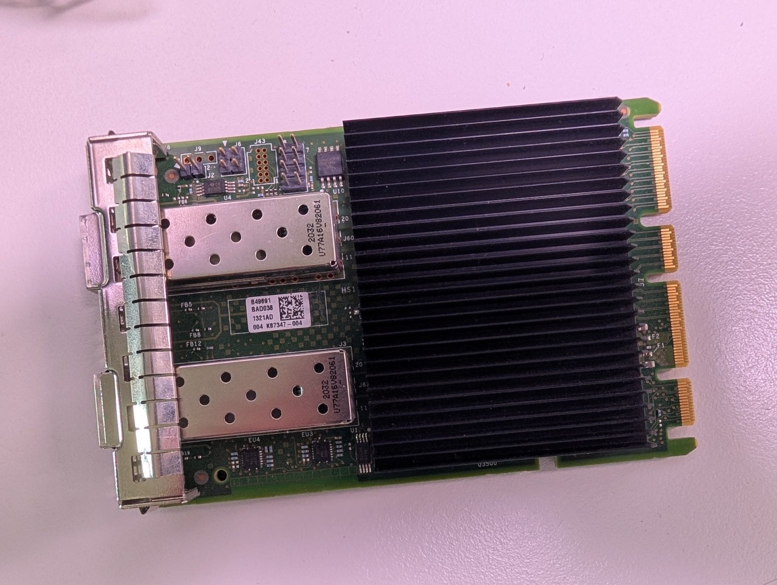 25G síťová karta Intel využívající OCP 3.0.