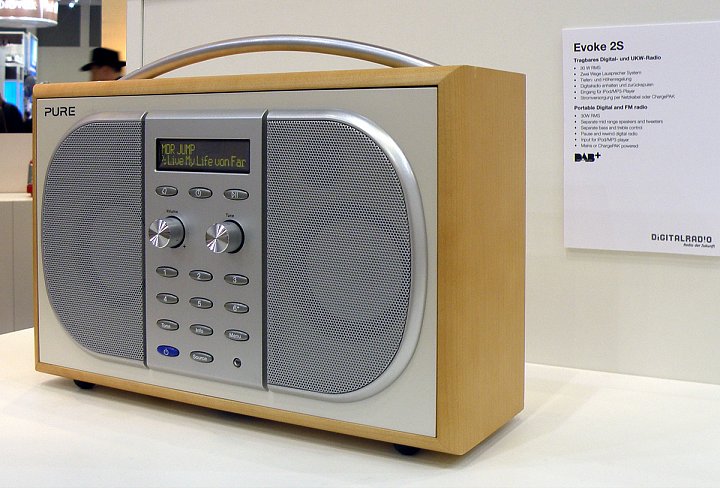 Tento digitální rozhlasový příjímač od britského Pure je dobře známý i českým posluchačům.