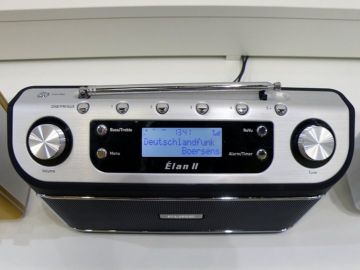 I takto může vypadat digitální rozhlasový přijímač od společnosti Pure.