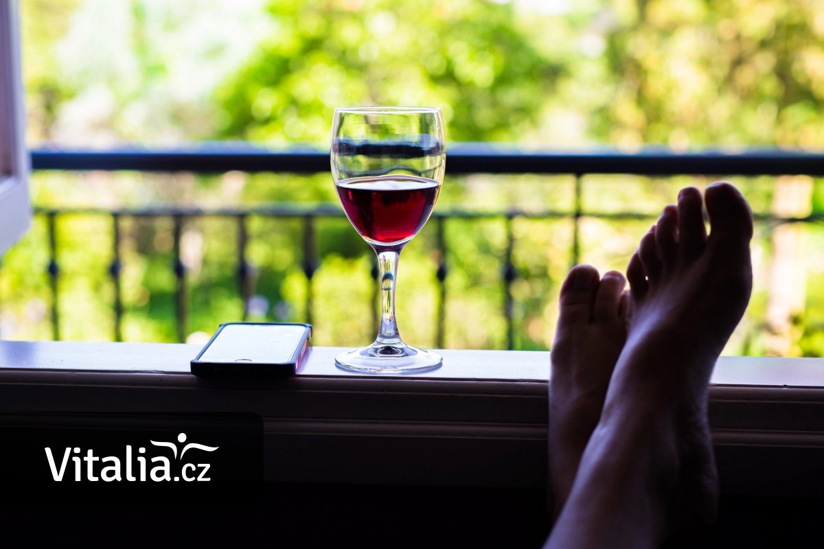 Alkohol škodí nejen játrům, ničí i srdce a způsobuje rakovinu. Víno není zdravější než pivo či vodka