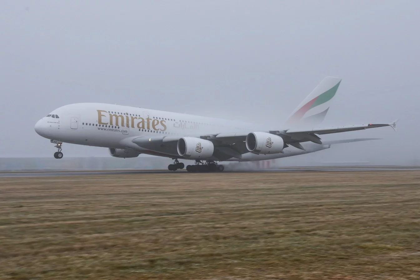 Emirates vrátily do Prahy ikonický Airbus A380