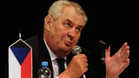 Náhledový obrázek - Migrace, brexit a ABBA. Zeman zpíval Guardianu