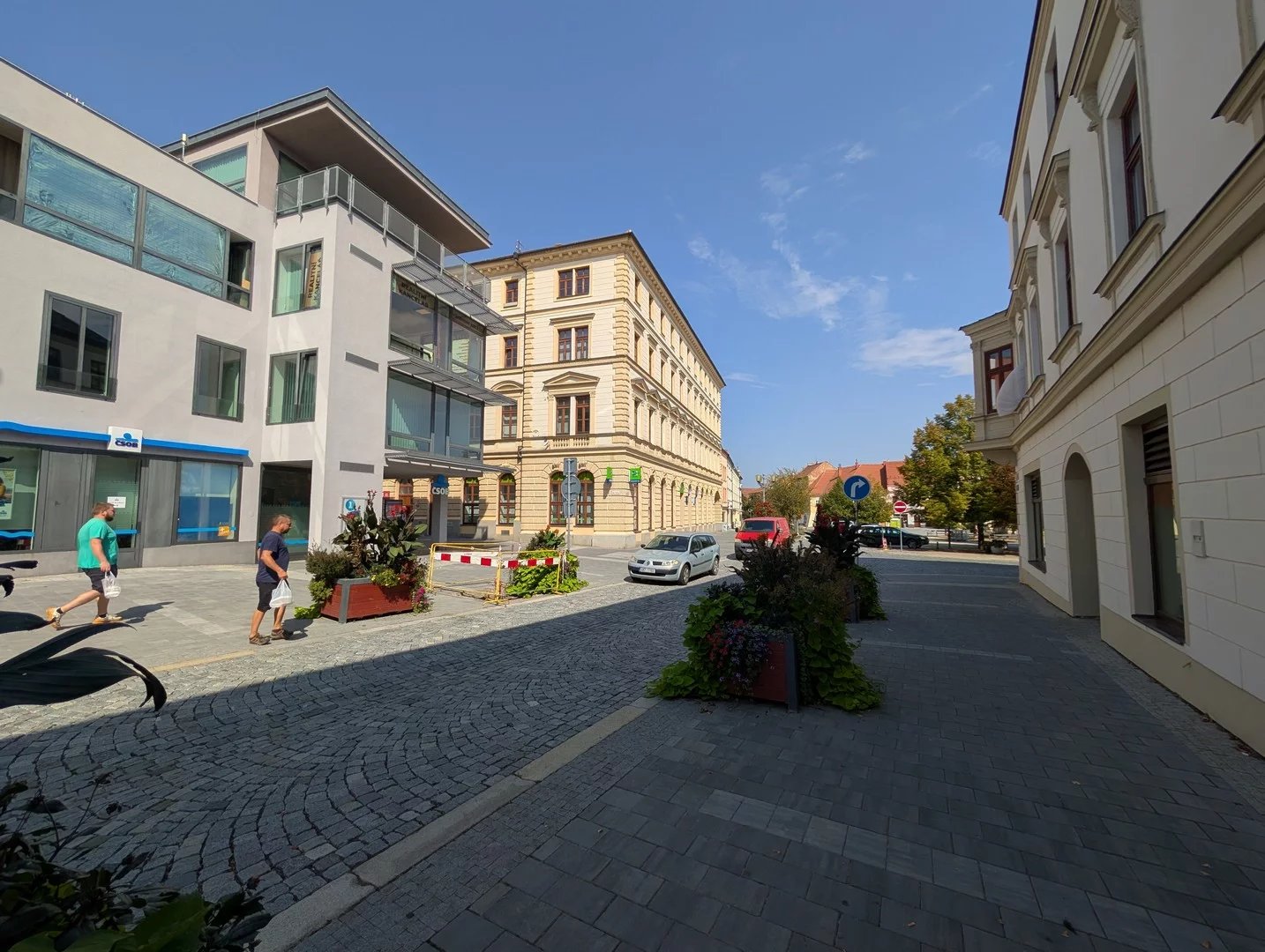 Ultraširokoúhlý 48Mpx fotoaparát