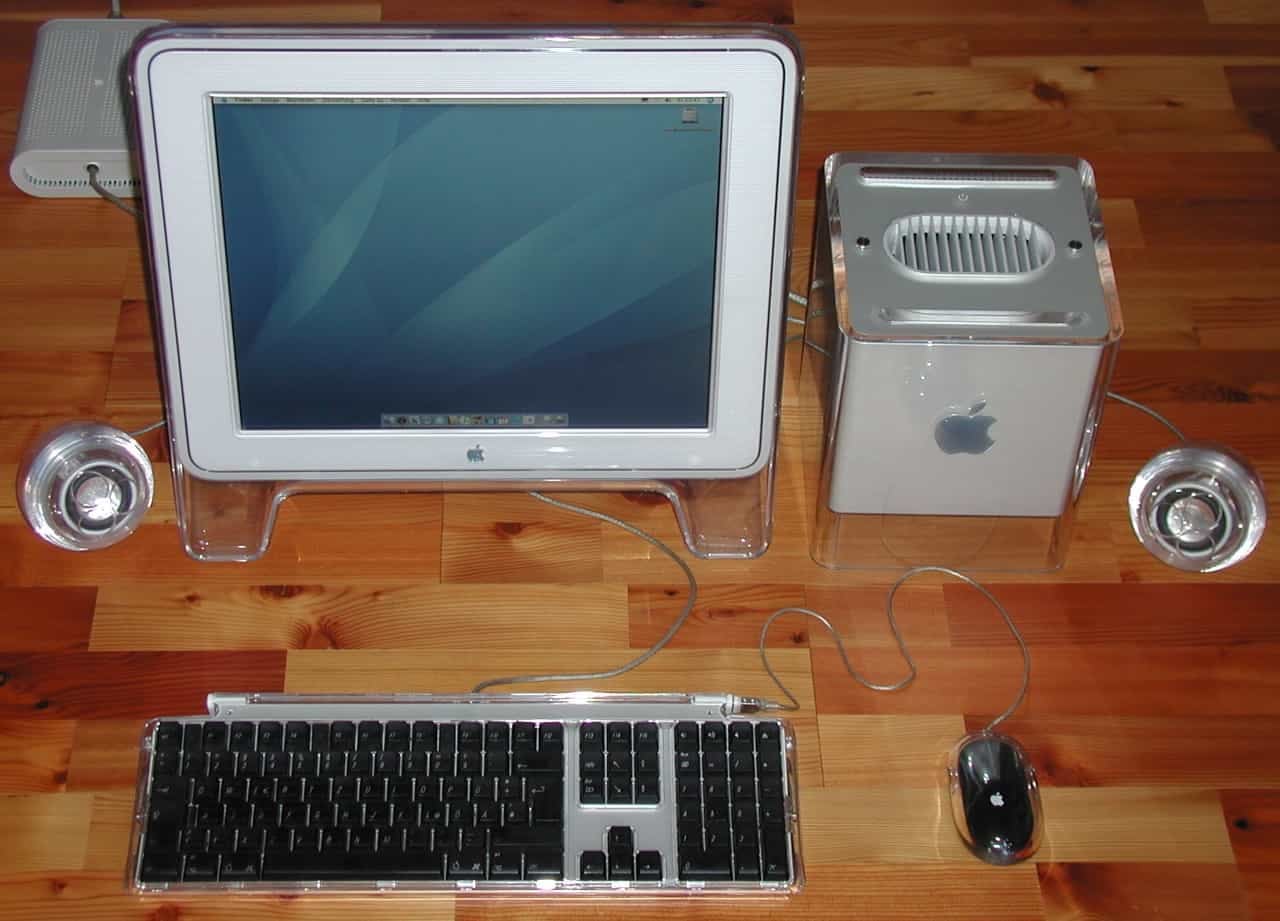 2019-06-apple-powermac-cube-g4.jpg