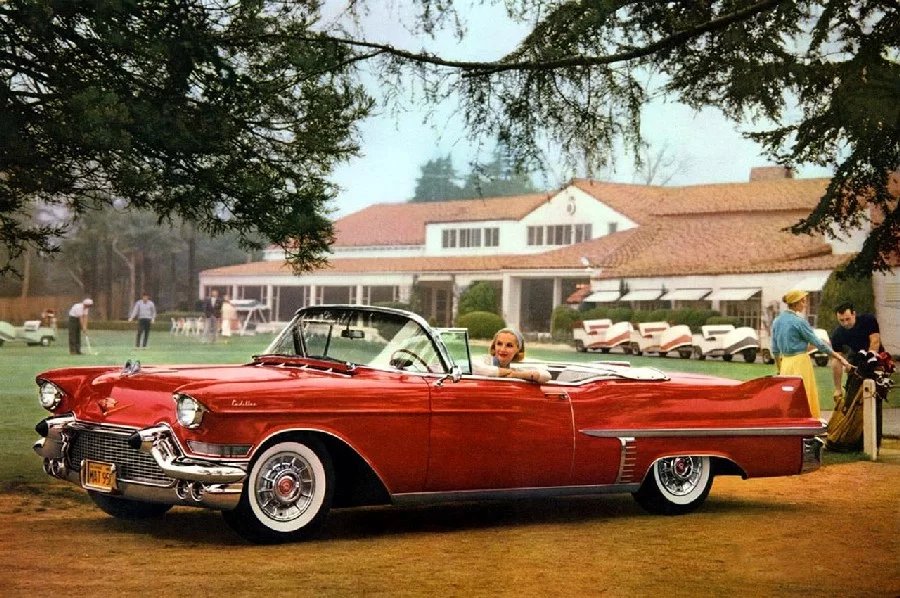 Líbil by se Karlu Černochovi otevřený cadillac, který už měl nakročeno do věku vysokých záďových ploutví?