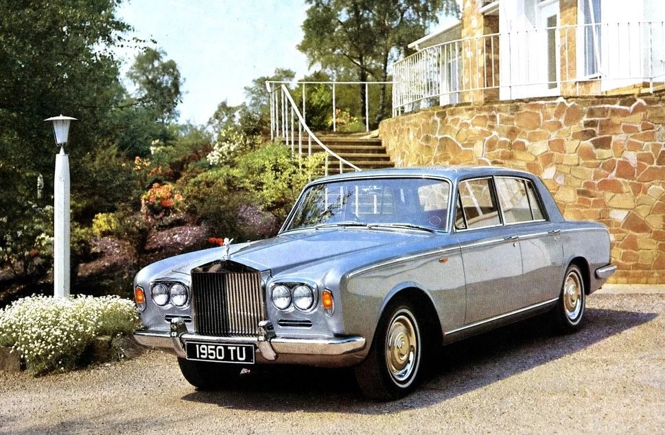 V Rolls-Royce Silver Shadow by se určitě nechala vozit nejen Helena Vondráčková, ale i mnoho tehdejších obyvatel Československa…