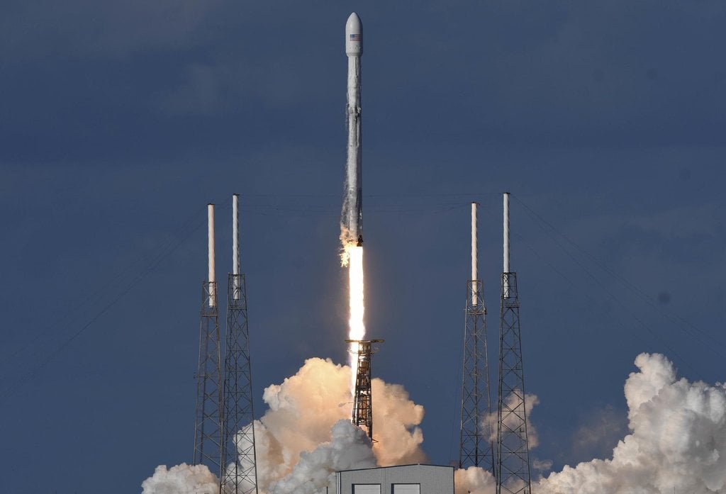 2013-09-falcon-heavy-4.jpg