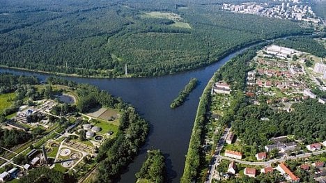 Náhledový obrázek - Zeman jednal s Hoferem o kanálu Dunaj-Odra-Labe. Rakousko věc přezkoumá