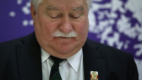 Náhledový obrázek - Walesa agentem tajné policie? Rukopis se shoduje