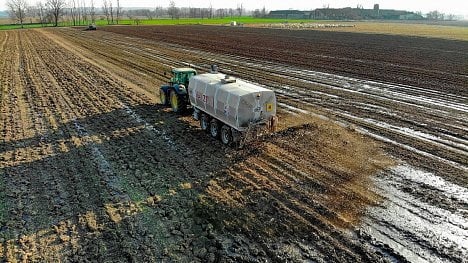 Náhledový obrázek - Hnojiva během dvou let zdražila pětkrát. Farmáři je rostlinám odměřují podle datových systémů