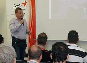 Martin Bratičák, indirect sales channel manager společnosti ZyXel, svou přednášku začal pozvánkou na webové stránky ZyXelu