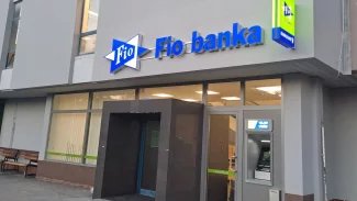 Ilustrační fotografie. Fio banka, pobočka ve Frýdku-Místku. (5. 11. 2024)