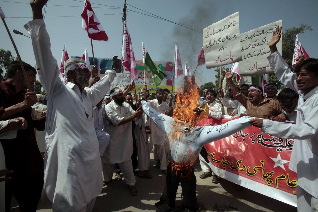 2012-04-islc3a1mskc3bdm-svc49btem-cloumajc3ad-kvc5afli-filmu-pro