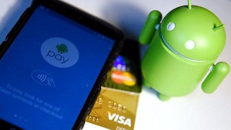 Náhledový obrázek - Android Pay je v Česku. Platby mobilem podporují mBank, Moneta a J&amp;T