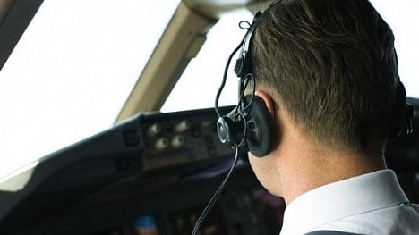 Náhledový obrázek - Zlatý důl pro piloty. Za poloviční práci dostanou v Číně trojnásobný plat