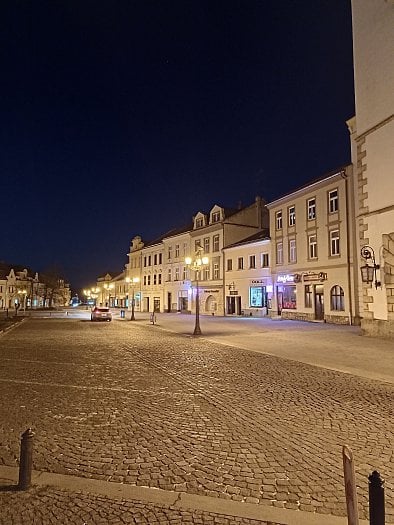 Hlavní fotoaparát s nočním režimem (zdroj: Cnews)