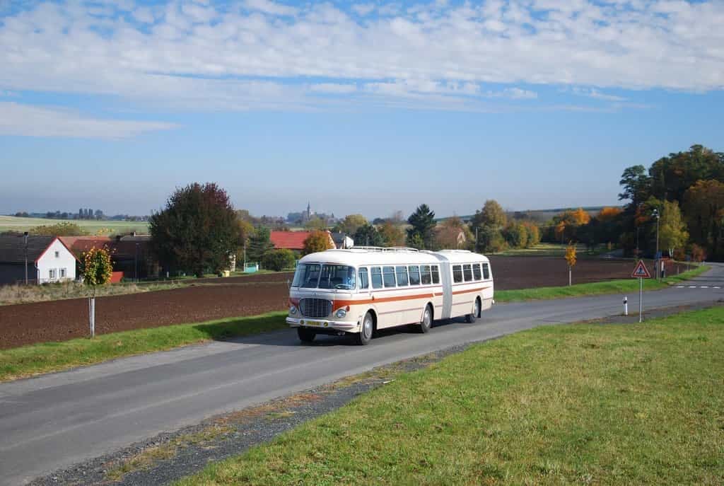 2010-01-kloubovc3bd-autobus-c5a1koda-706-rto-3.jpg