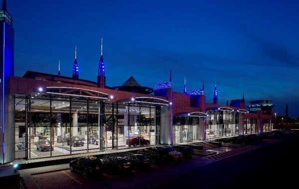 2011-09-slavnostnc3ad-otevc599enc3ad-showroomu-bmw-v-abc3ba-dhab