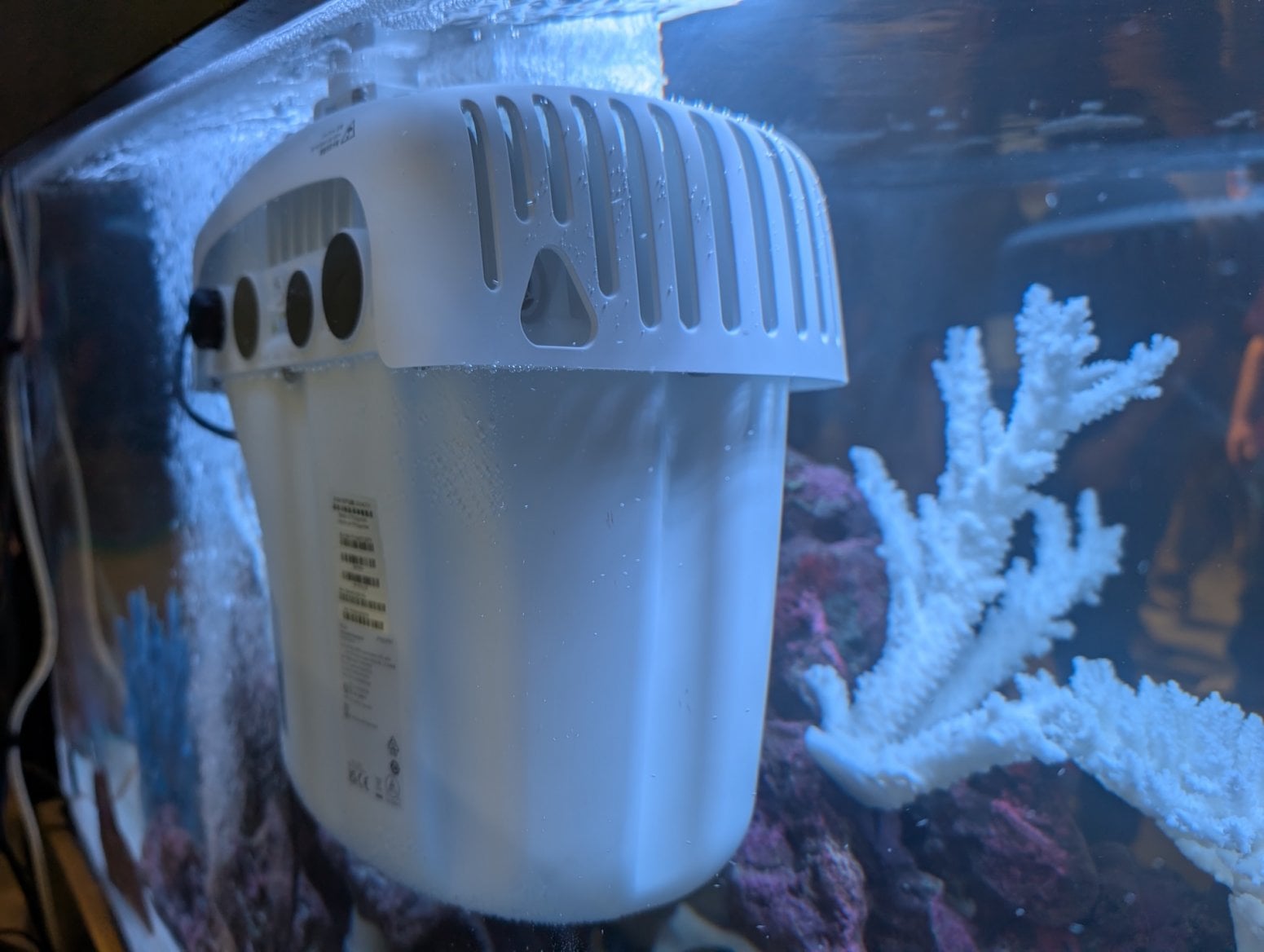 Wi-Fi přístupový bod HPE Aruba 670 pod vodou