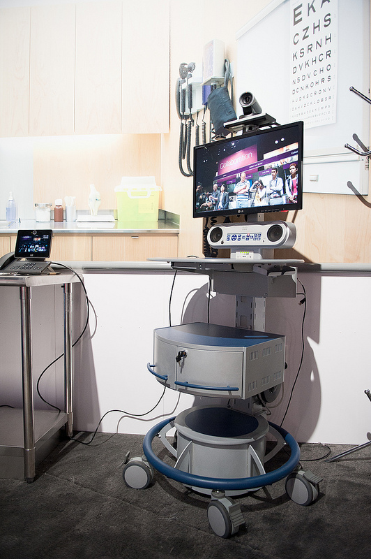 V oblasti zdravotnictví vidí Cisco velkou příležitost. Populace v rozvinutých zemích stárne, stejně jako lékaři. Pomoci by měly chytré systémy podobné tomuto, které umožní provádět diagnózu na dálku.