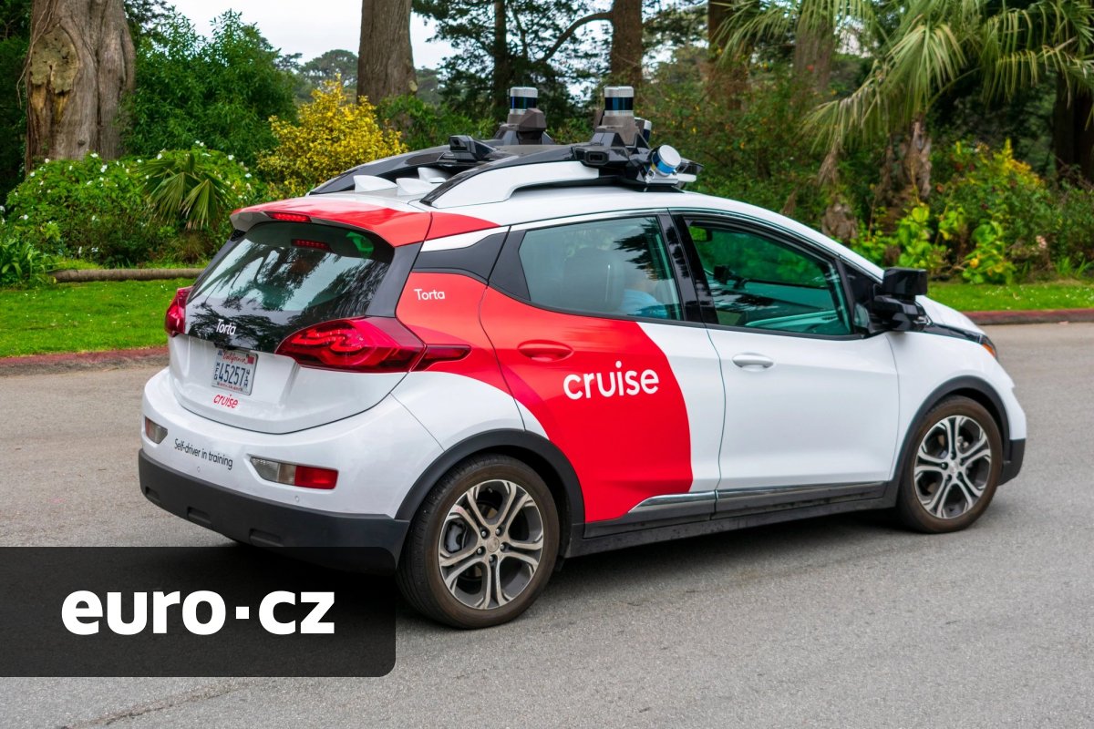 Velký problém pro samořiditelná auta. Společnost General Motors zastavila jejich provoz napříč celými Spojenými státy