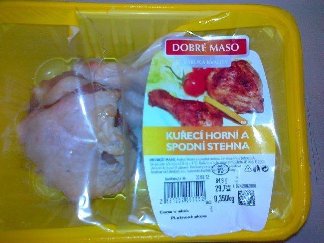 Dobré maso - privátní značka Penny Marketu: silně zapáchající výrobky, našedlý, nazelenalý a lepkavý povrch kůže...