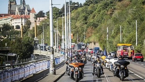 Náhledový obrázek - Harleye zavalí centrum Prahy