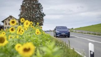 Náhledový obrázek - Konec obav z malého dojezdu i z cesty do Chorvatska. Elektrický Volkswagen dal bez dobíjení skoro 800 km