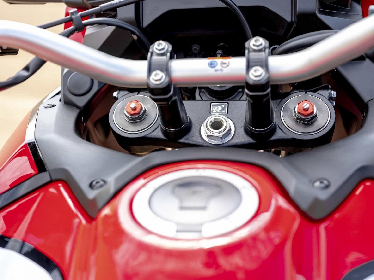 2019-09-189412_20YM_Africa_Twin_Suspension.jpg