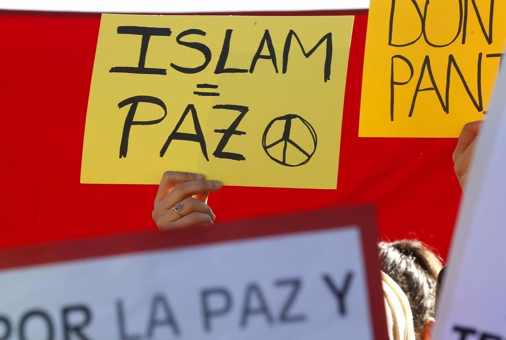 2014-09-manifestace-v-pac599c3adc5bei-na-uctc49bnc3ad-obc49btc3a