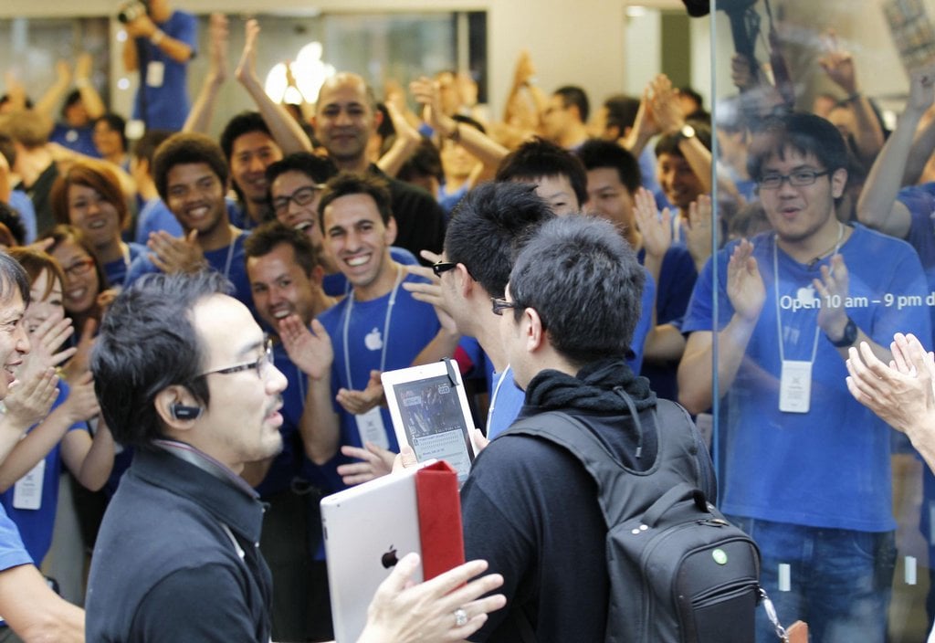 2017-12-novc3bd-iphone-5-pc599ilc3a1kal-prvnc3ad-den-prodeje-c59