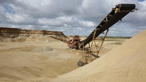 Náhledový obrázek - Písek v soukolí. Stavební boom může zastavit ochrana podzemní vody