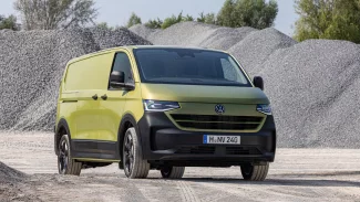 Náhledový obrázek - Nový Volkswagen Transporter je tady. Je to čistokrevný Ford, ale vypadá hodně zajímavě