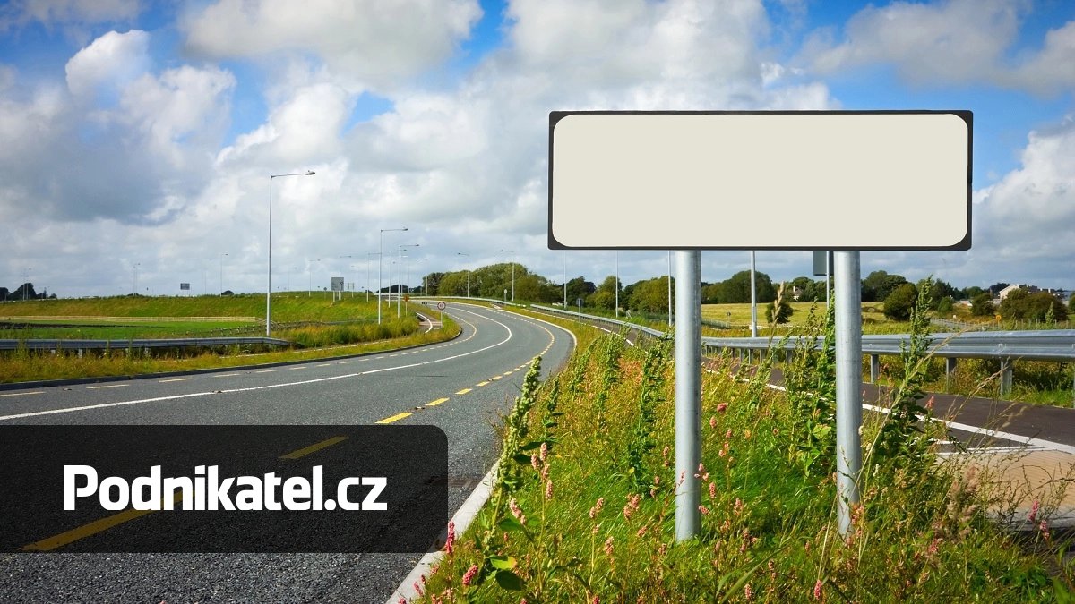 Čím víc dálnic, tím dražší dálniční známka. Od nového roku cena zase stoupne