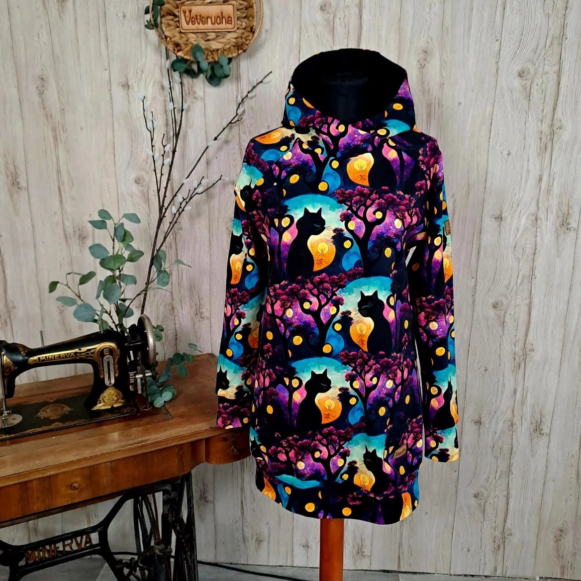 Ušitá mikiny s kapucí od Veverucha