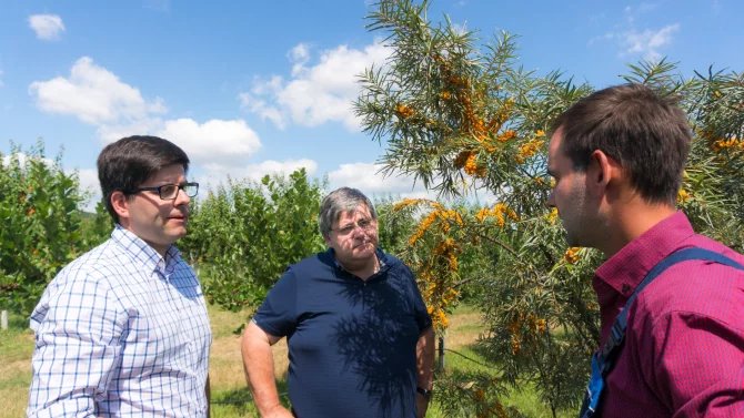 Tomáš Kořínek mladší, jeho bratr Matěj a Tomáš Kořínek starší